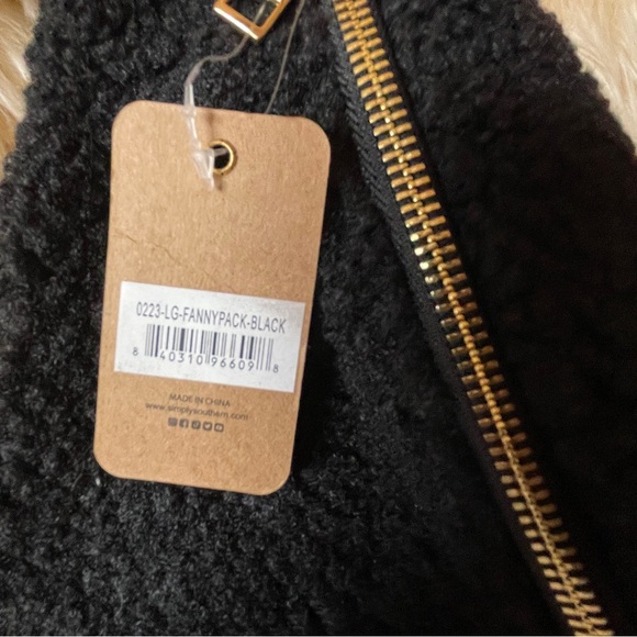 Simply Southern Black Teddy Bear Belt Bag Crossbody or Belt Bag - Picture 5 of 8